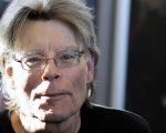Stephen King sfotte Donald Trump e gli suggerisce altri 'complotti' contro Obama