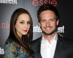 Clara: Troian Bellisario e Patrick J. Adams protagonisti del film sci-fi