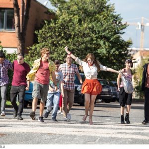 Classe Z: Greta Menchi, Alice Pagani, Johnny Zheng, David Zheng, Enrico Oetiker e Luca Filippi in una scena del film