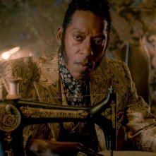 American Gods: un'immagine di Orlando Jones nei panni di Mr. Nancy
