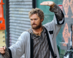 Iron Fist, Finn Jones lascia Twitter dopo le polemiche sull'etnia del suo personaggio