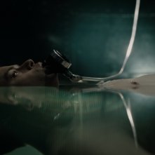 La cura dal benessere: Dane DeHaan in un momento del film