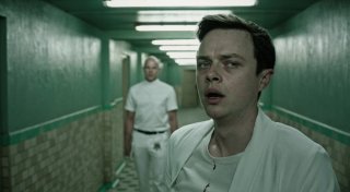 La cura dal benessere: Dane DeHaan in una scena del film