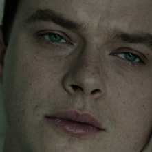 La cura dal benessere: un primo piano di Dane DeHaan