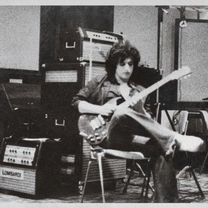 Pino Daniele - Il tempo resterà: una foto di Daniele tratta dal documentario