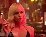 Atomic Blonde: Charlize Theron è una spia in nuove foto e video del film