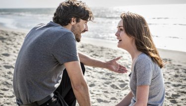 Good Behavior: una foto dei protagonisti Juan Diego Botto e Michelle Dockery