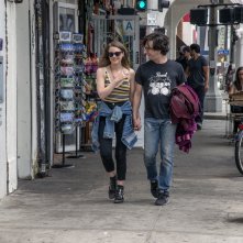 Love: un'immagine di Gillian Jacobs e Paul Rust