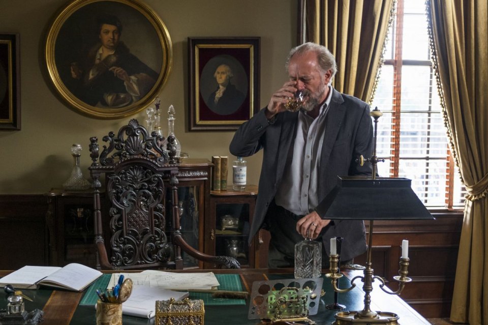 The Walking Dead: una foto di Xander Berkeley in The Other Side