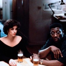 Jungle Fever: Wesley Snipes e Annabella Sciorra in una scena