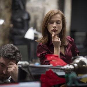 Elle: una scena con Michèle/ Isabelle Huppert nel suo ufficio