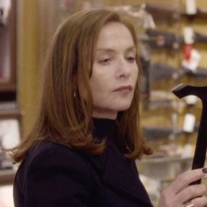 Elle: Isabelle Huppert al contrattacco
