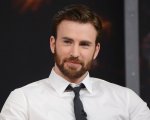 Chris Evans protagonista del film Red Sea Diving Resort