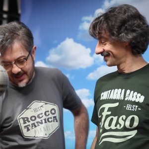 Elio e le Storie Tese, Rocco Tanica e Faso nelle foto del backstage dei video per Mediaset Infinity