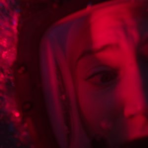 47 metri: un primissimo piano di Mandy Moore