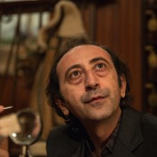Vieni a vivere a Napoli: Giovanni Esposito in una scena del film