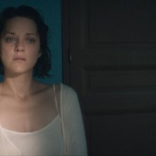 Mal di pietre: Marion Cotillard in un momento del film