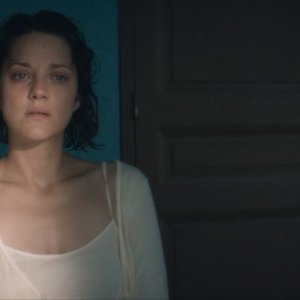 Mal di pietre: Marion Cotillard in un momento del film