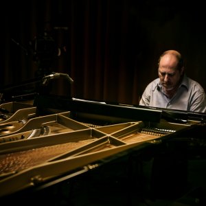 Piani paralleli: Giovanni Mazzarino in un'immagine tratta dal documentario