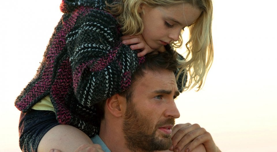 Gifted - Il dono del talento: Mckenna Grace e Chris Evans in un momento del film