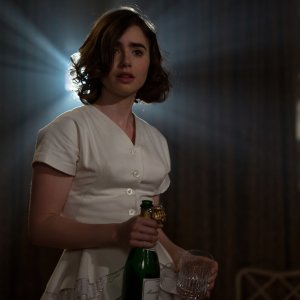 L'eccezione alla regola: Lily Collins in una scena del film