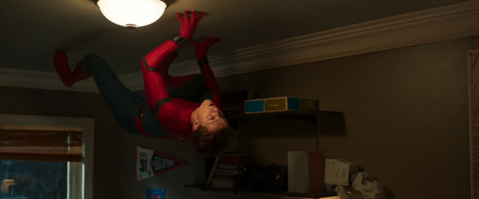 Spider-Man: Homecoming: Tom Holland in una scena del nuovo trailer del film