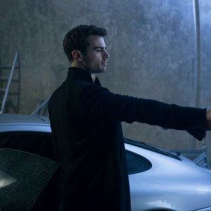 Underworld - Blood Wars: Theo James in una scena del film