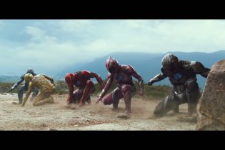 Power Rangers  - Featurette 'Bigger and better'