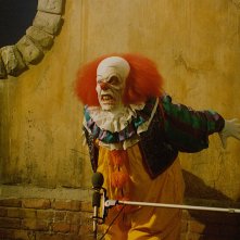 Tim Curry sul set di It