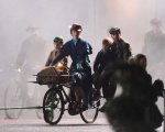 Mary Poppins Returns: Emily Blunt è perfetta nelle nuove foto dal set
