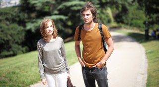 Things to Come: Isabelle Huppert e Roman Kolinka in una scena del film