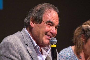 Oliver Stone: un primo piano del regista