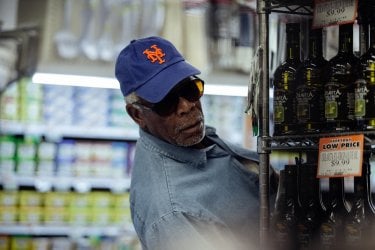 Insospettabili sospetti: Morgan Freeman in una scena del film