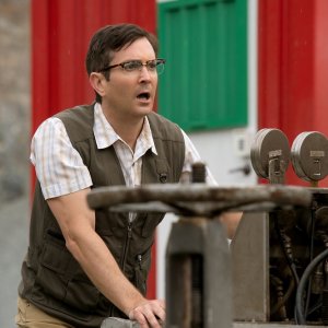 Monster Trucks: Thomas Lennon in una scena del film