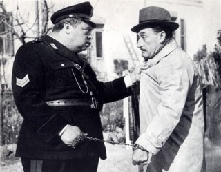 Totò e Fabrizi in Guardie e ladri