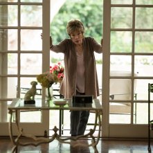 Adorabile nemica: Shirley MacLaine in una scena del film