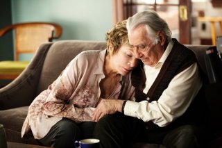 Adorabile nemica: Shirley MacLaine e Philip Baker Hall in una scena del film