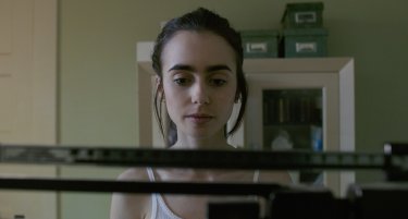 To The Bone: Lily Collins nella prima foto del film