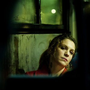 Sole, cuore, amore: Isabella Ragonese in un'immagine tratta dal film