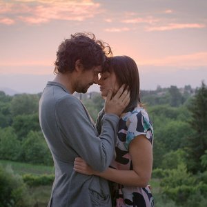 The Space Between: Maeve Dermody e Flavio Parenti in una scena del film