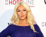 Zoe: Christina Aguilera e Theo James nel cast del film di Drake Doremus