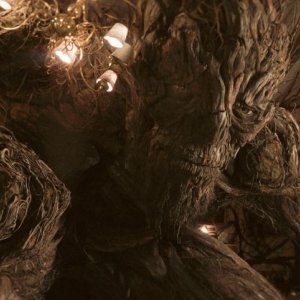 7 minuti dopo la mezzanotte: Lewis MacDougall in un'immagine del film