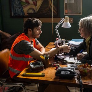 I peggiori: Tommaso Ragno e Lino Guanciale in una scena del film