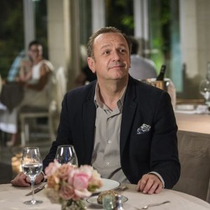 Paris Can Wait: Arnaud Viard in una scena del film