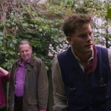 This Beautiful Fantastic: Andrew Scott, Tom Wilkinson e Jeremy Irvine in una scena del film