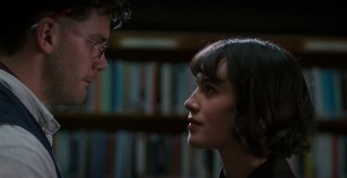 This Beautiful Fantastic: Jessica Brown Findlay e Jeremy Irvine in una scena del film