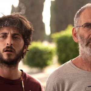 Una settimana e un giorno: Shai Avivi e Tomer Kapon in una scena del film