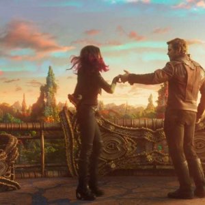 Guardiani della Galassia Vol. 2: Gamora e Peter ballano in una foto del film