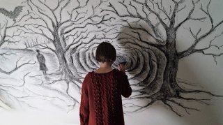 Sicilian Ghost Story: Julia Jedlikowska di spalle in un'immagine del film