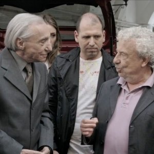 E se mi comprassi una sedia?: Benedetto Casillo e Sergio Solli in una scena del film